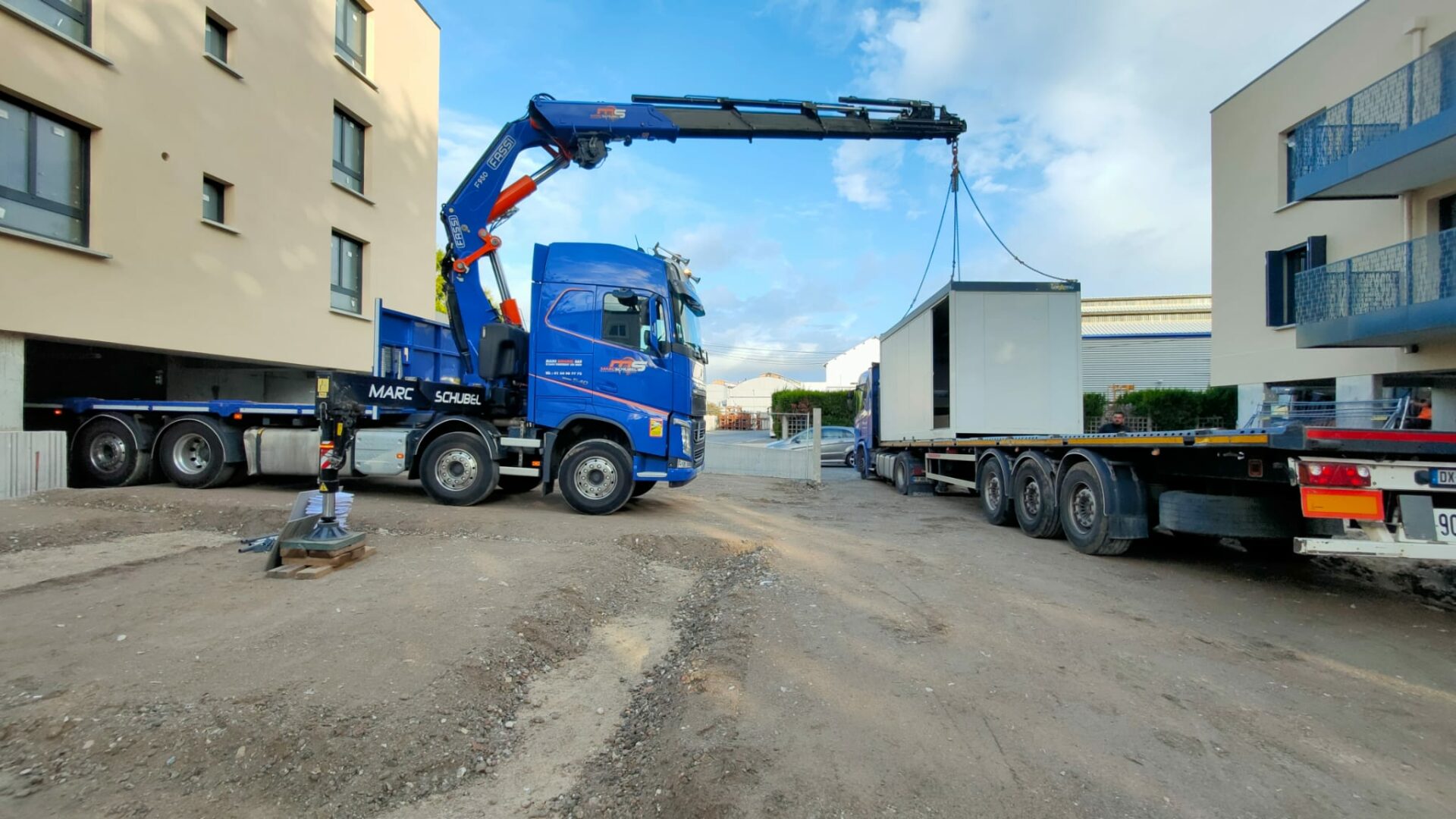 CAMION BRAS DE GRUE 95 T/M